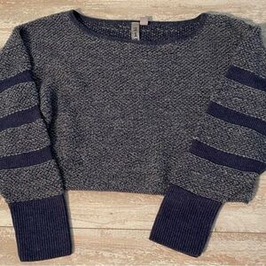 212 New York Sweater Size Small Cropped in GUC